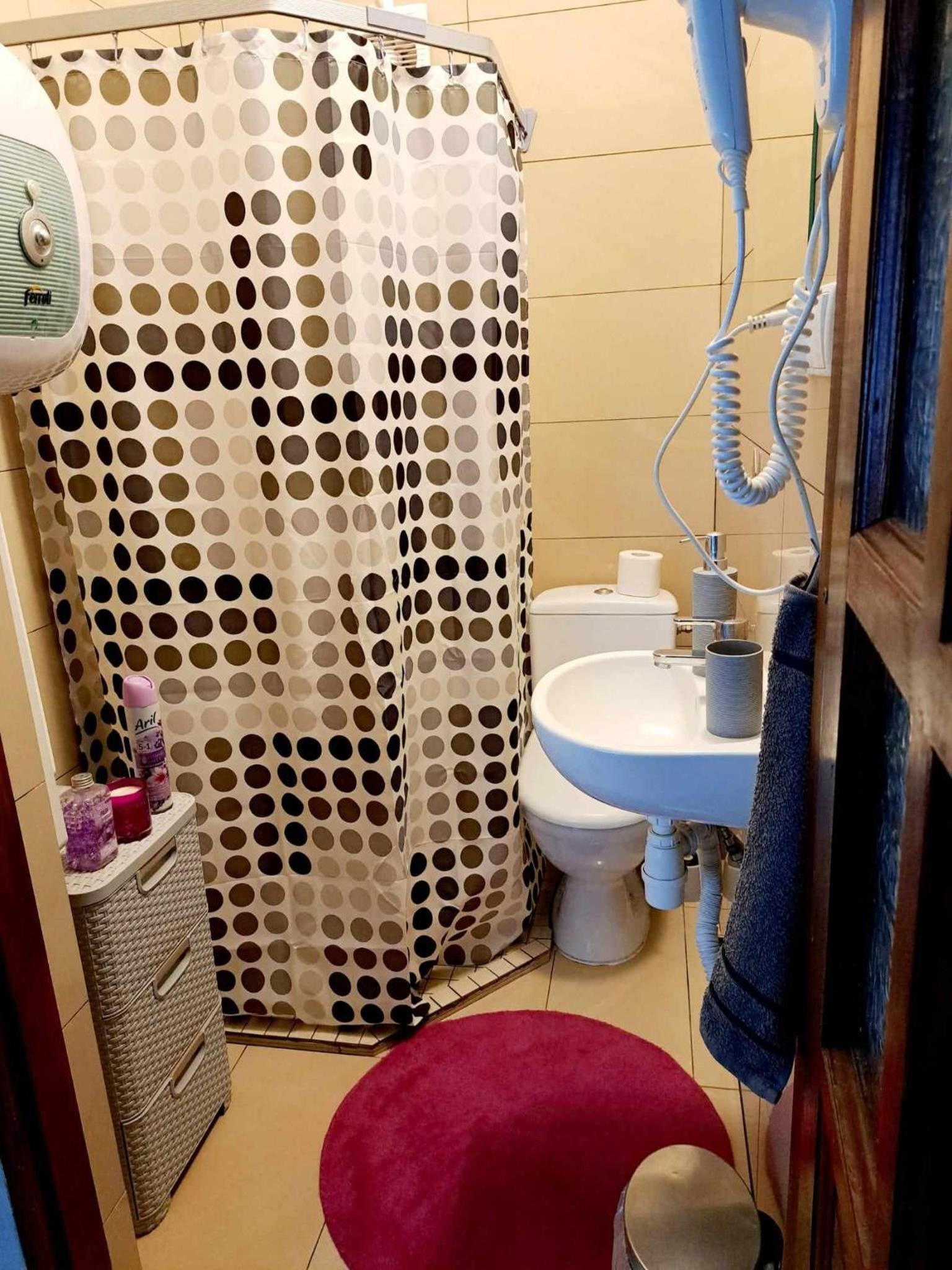 One-Bedroom Apartment - Photo 11