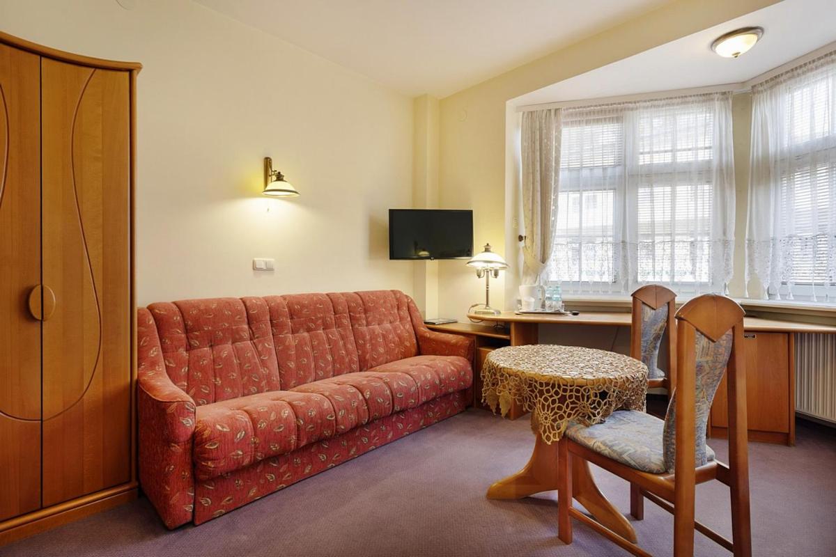 Large Double or Twin Room