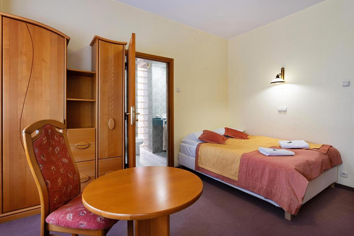 Large Double or Twin Room