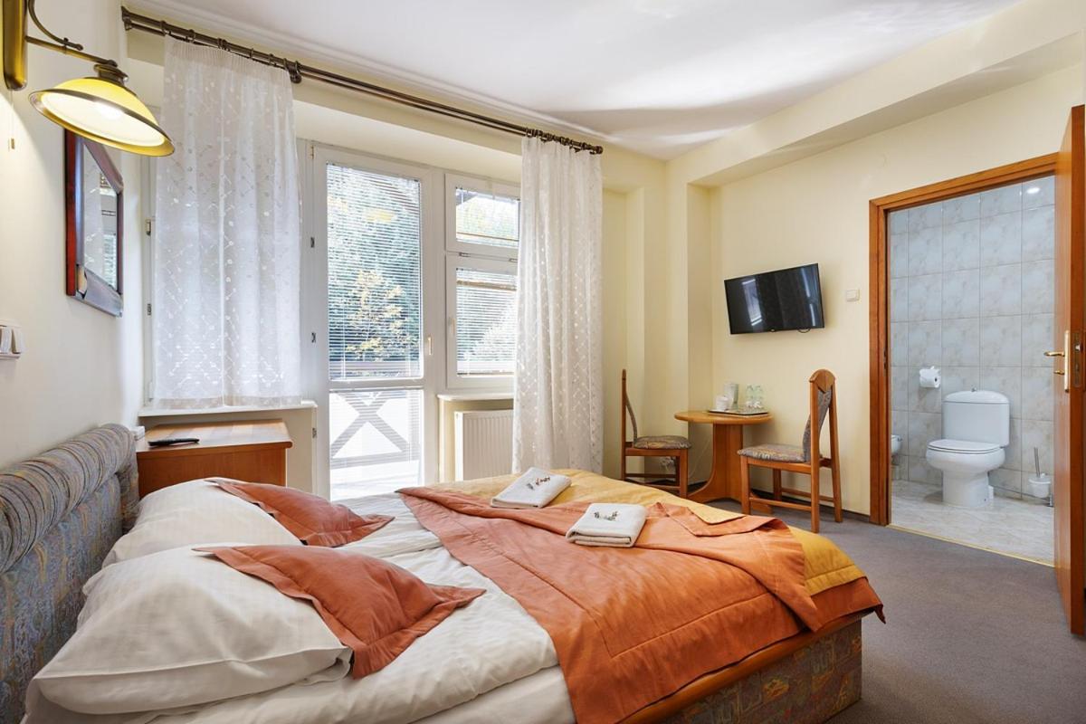 Double Room with Private Bathroom