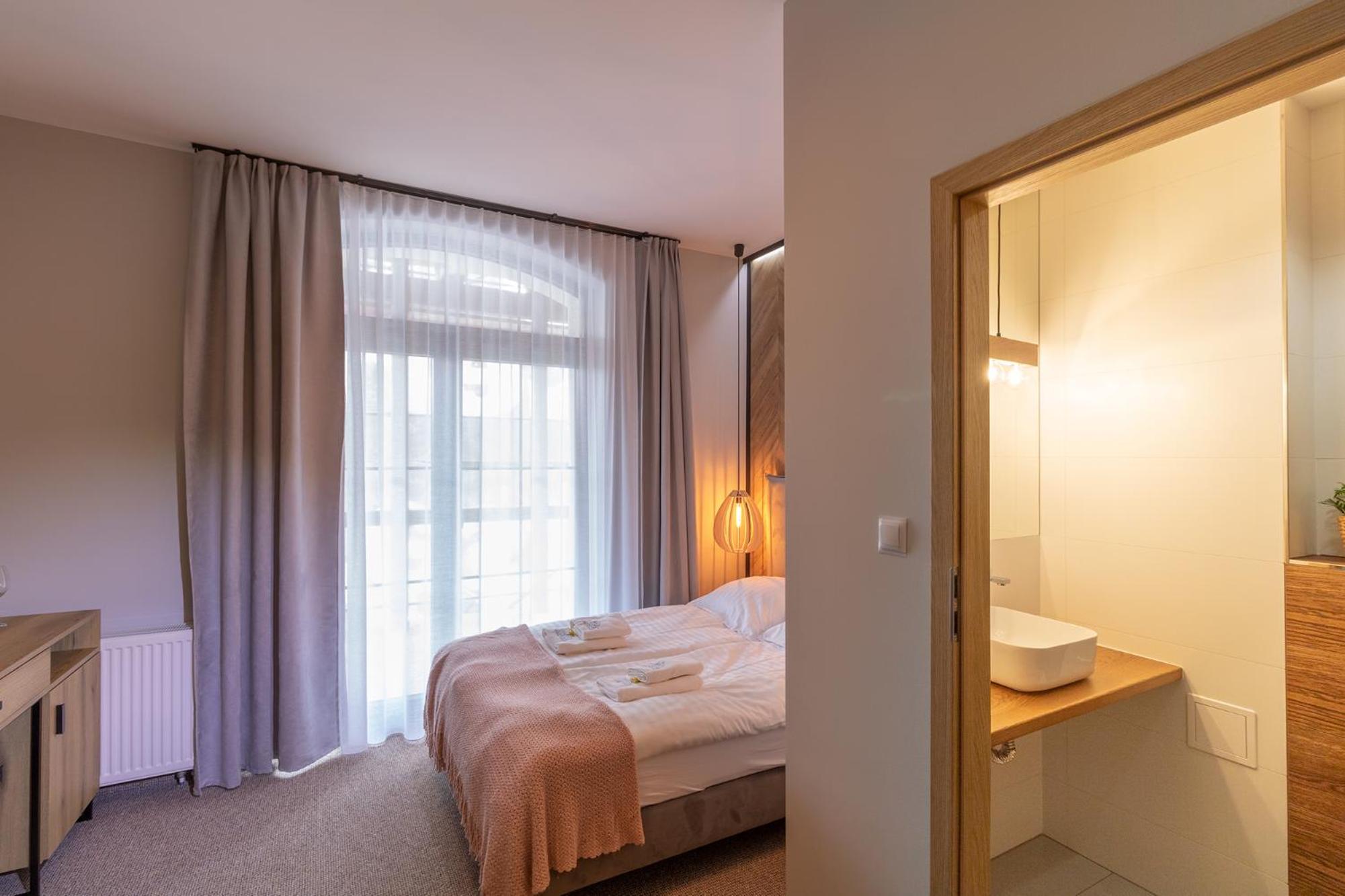 Deluxe Double Room with Balcony photo 1
