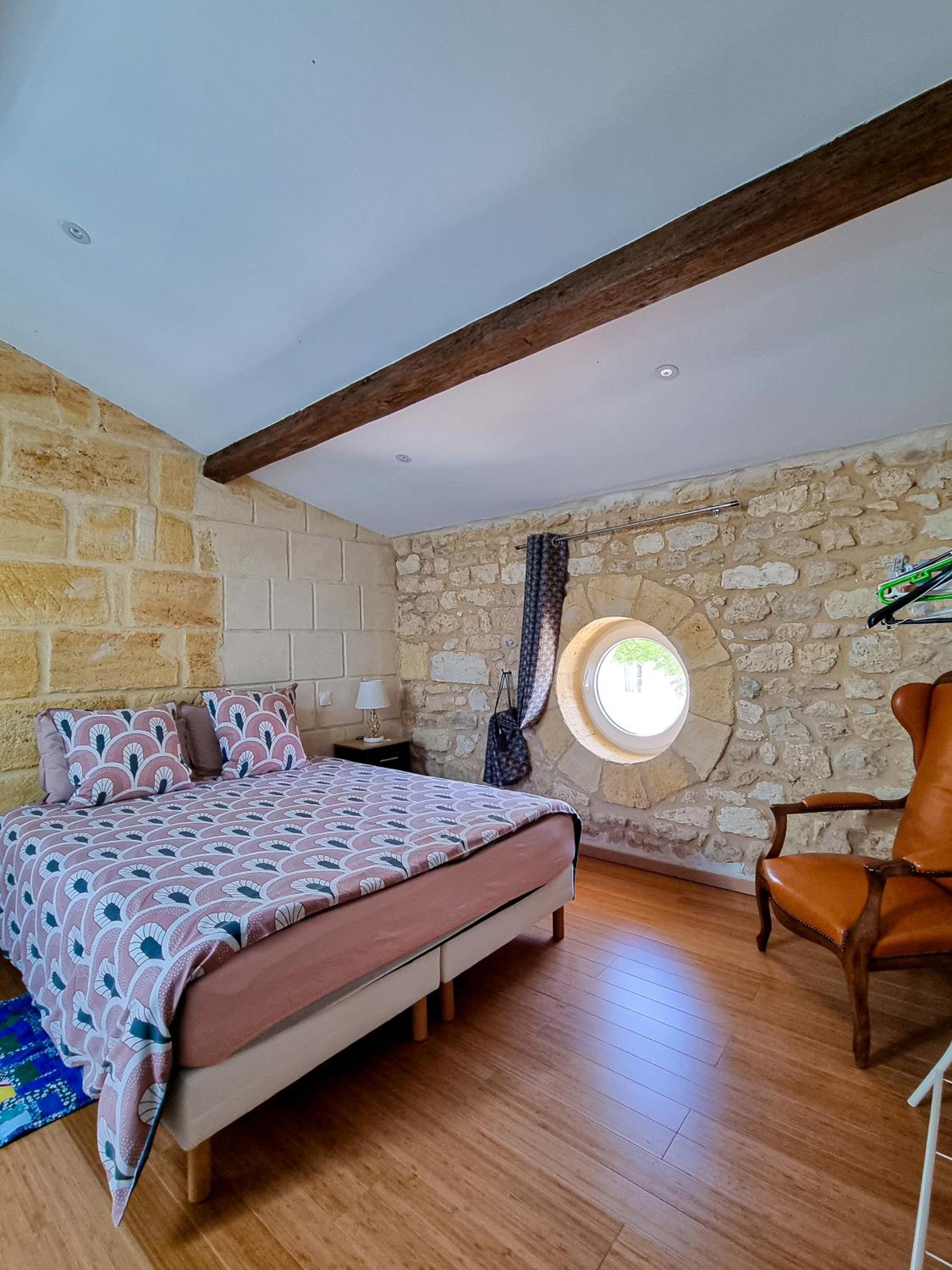 Two-Bedroom House - Photo 4