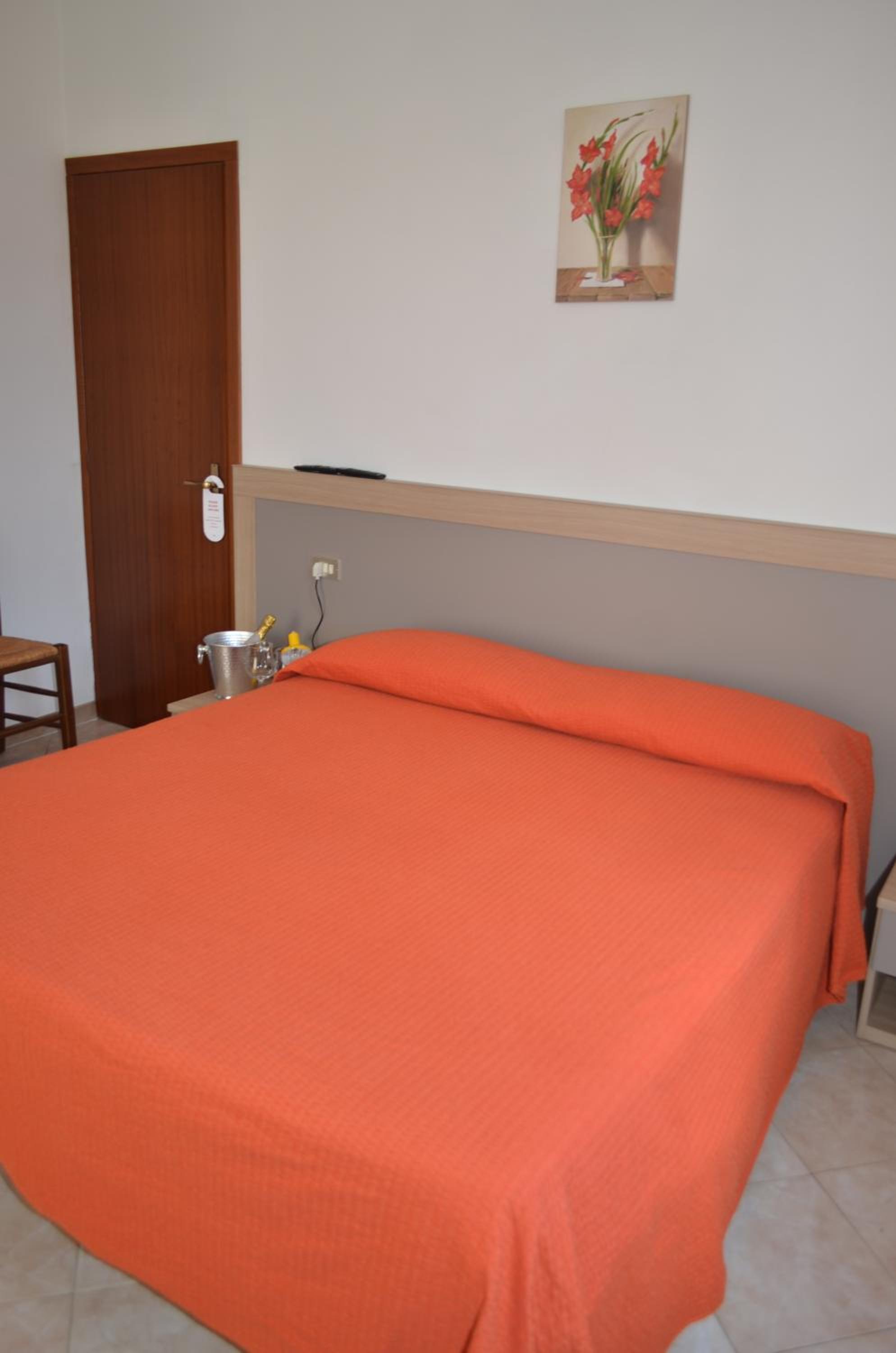 Double Room with Mountain View - Photo 2