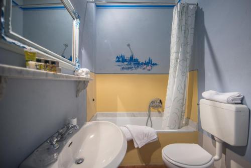 Superior Two-Bedroom Apartment (6 Adults) photo 3