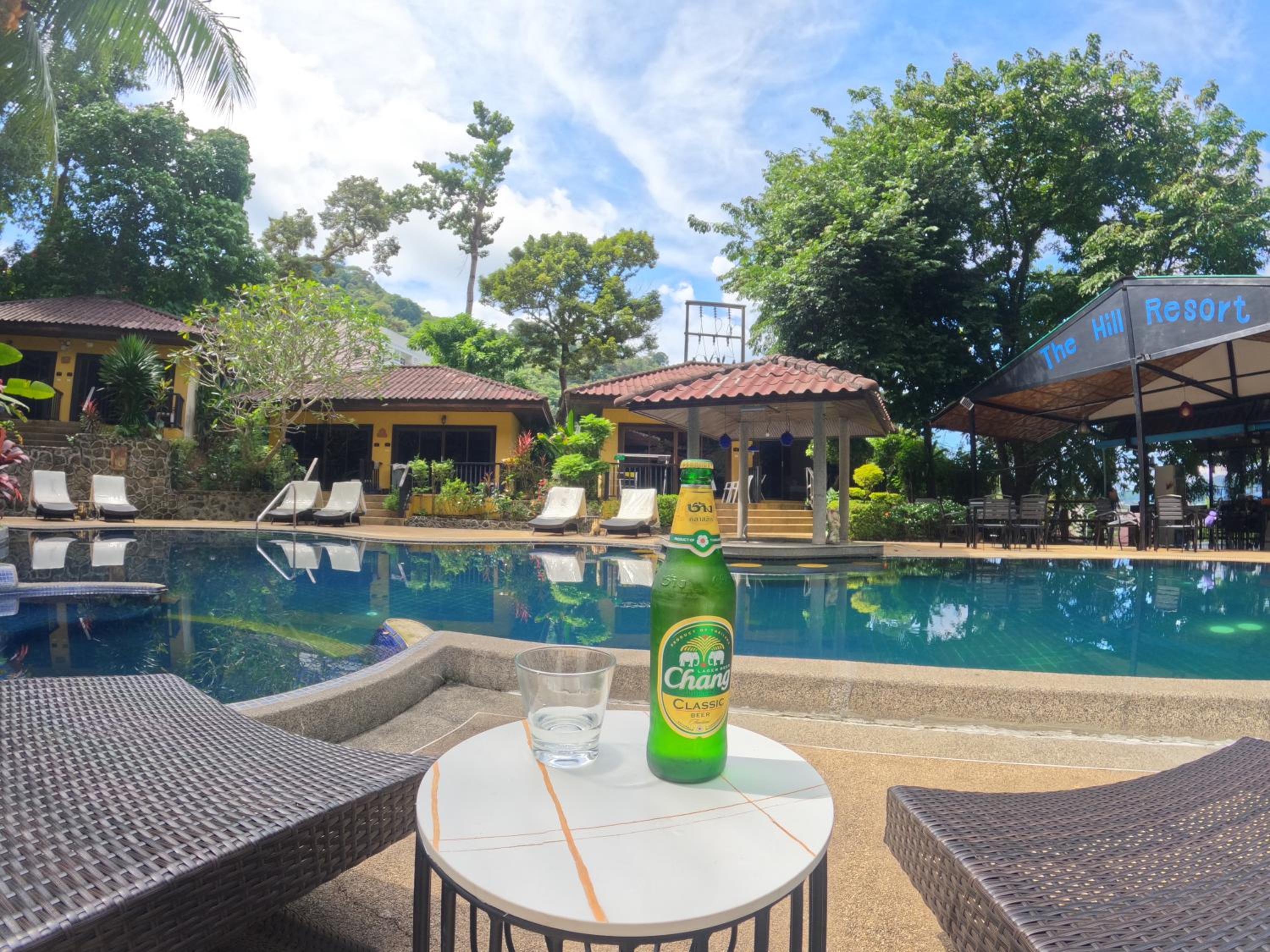 Double Room with Pool View - Photo 8