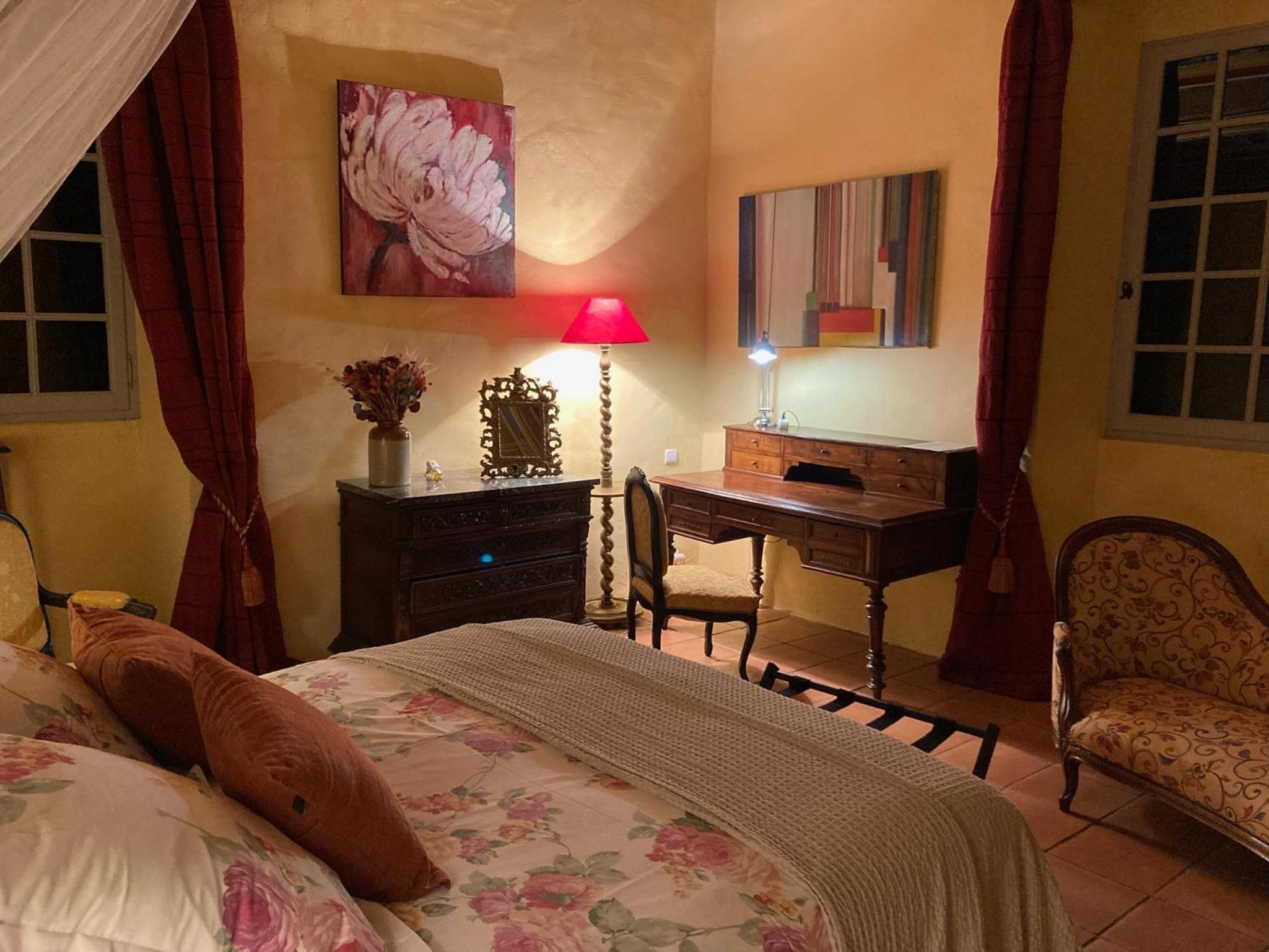 Two-Bedroom Suite - Photo 7