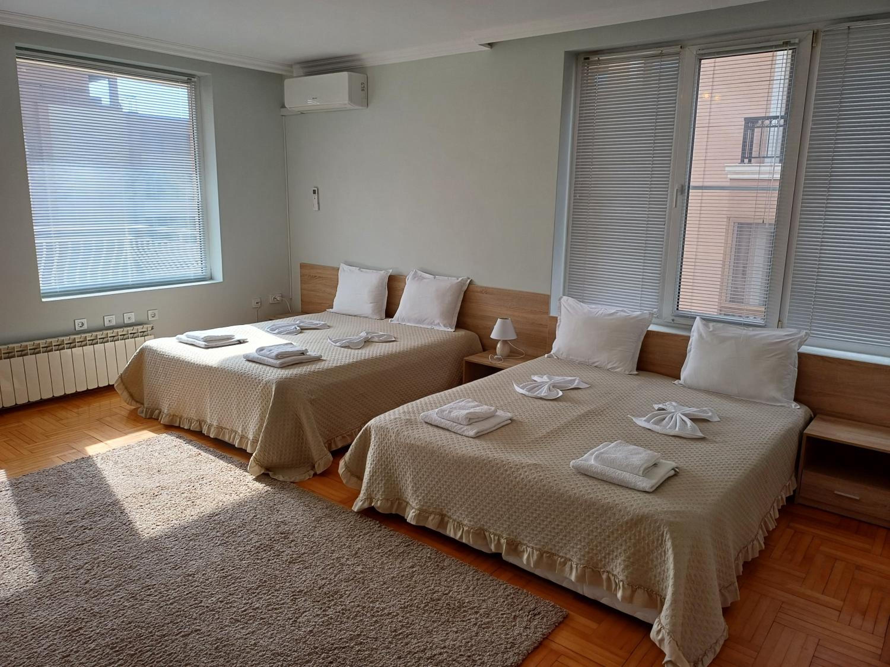 Deluxe Queen Room with Two Queen Beds