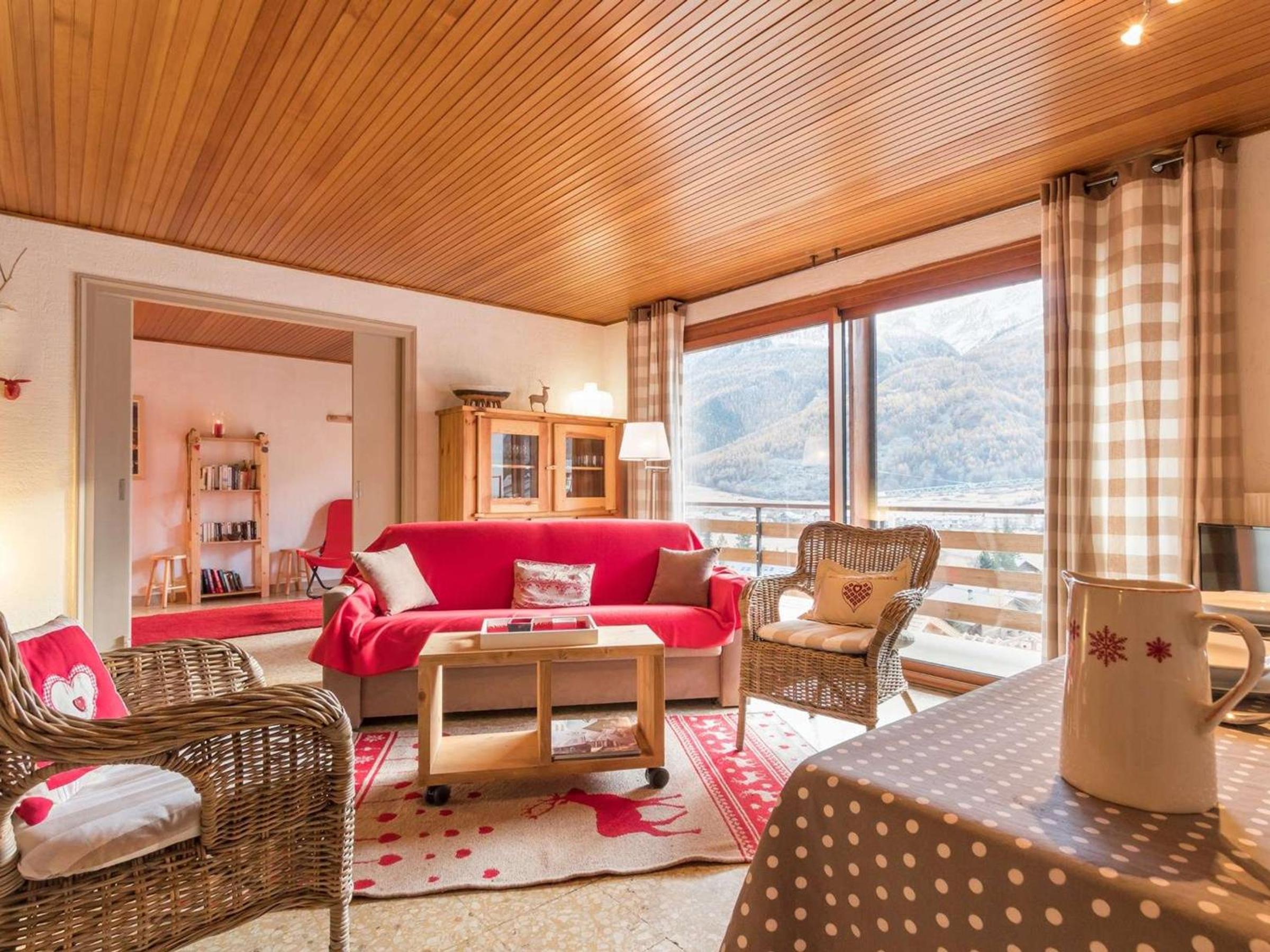 Apartment (6 Adults)