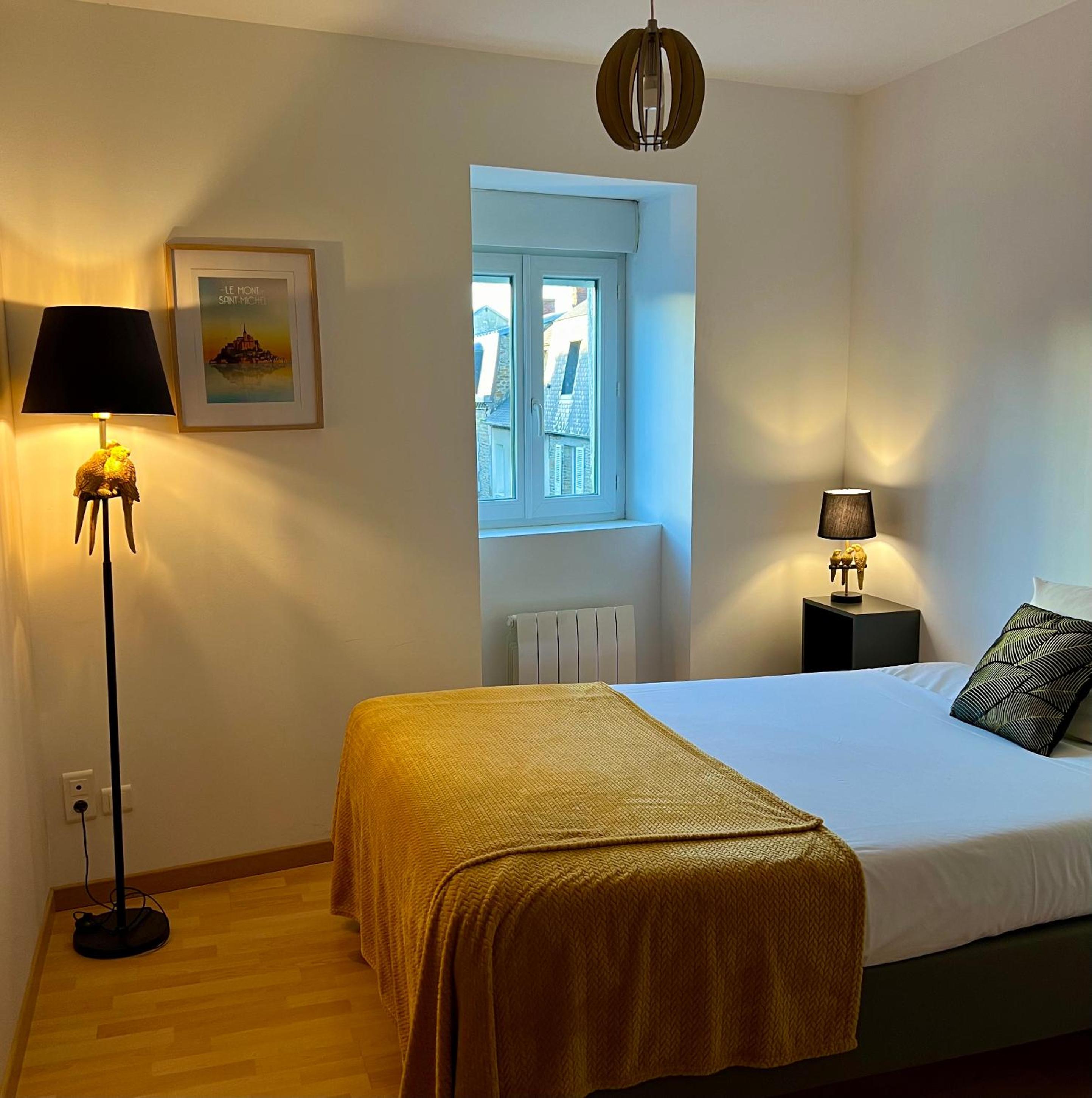 Two-Bedroom Suite - Photo 4