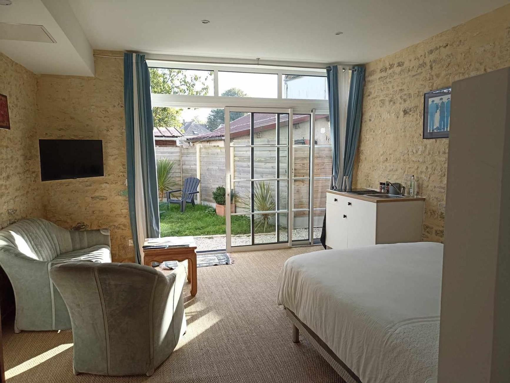 Studio with Garden View - Photo 2