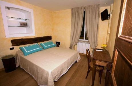Double or Twin Room photo 3