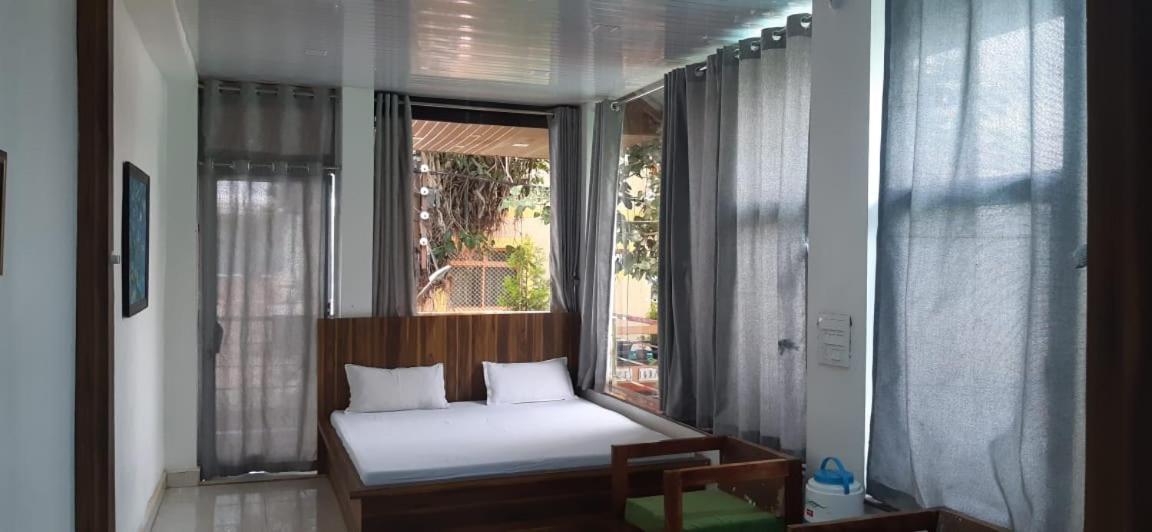 King Suite with Balcony photo 1