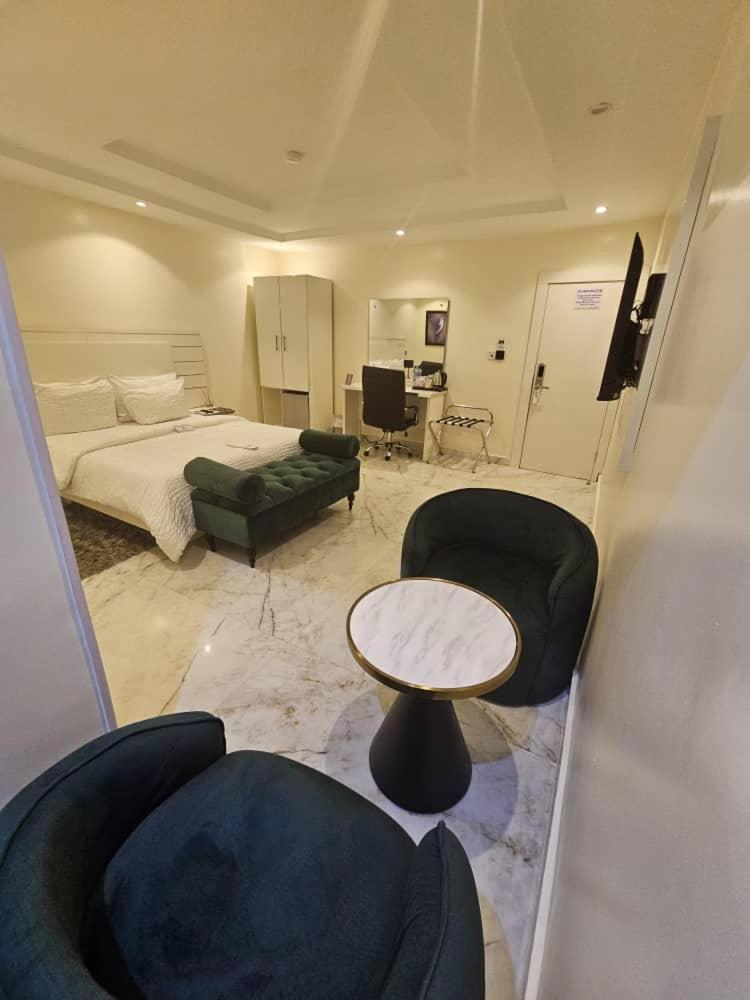 Deluxe Queen Room photo 3