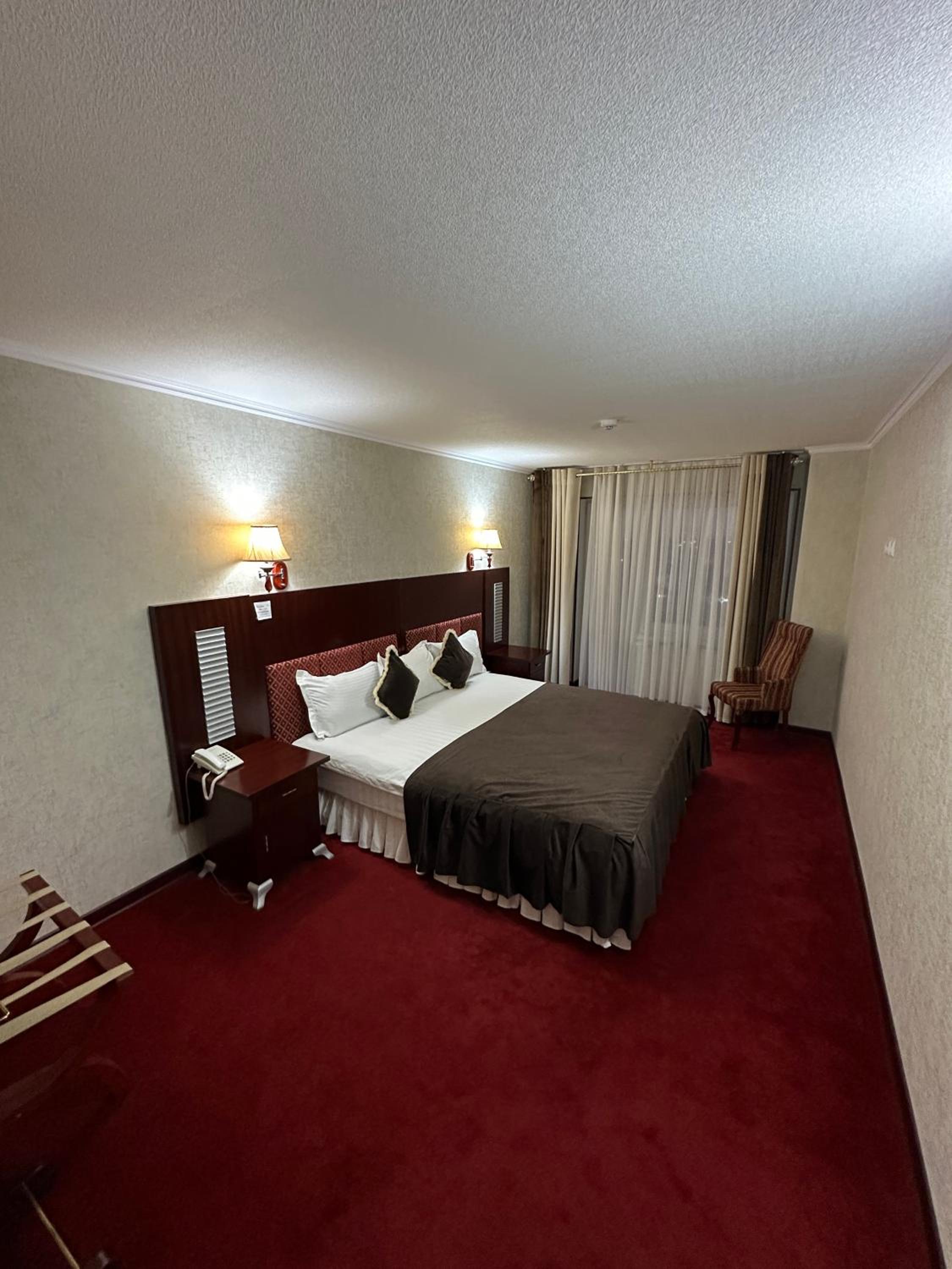 One-Bedroom Suite photo 3