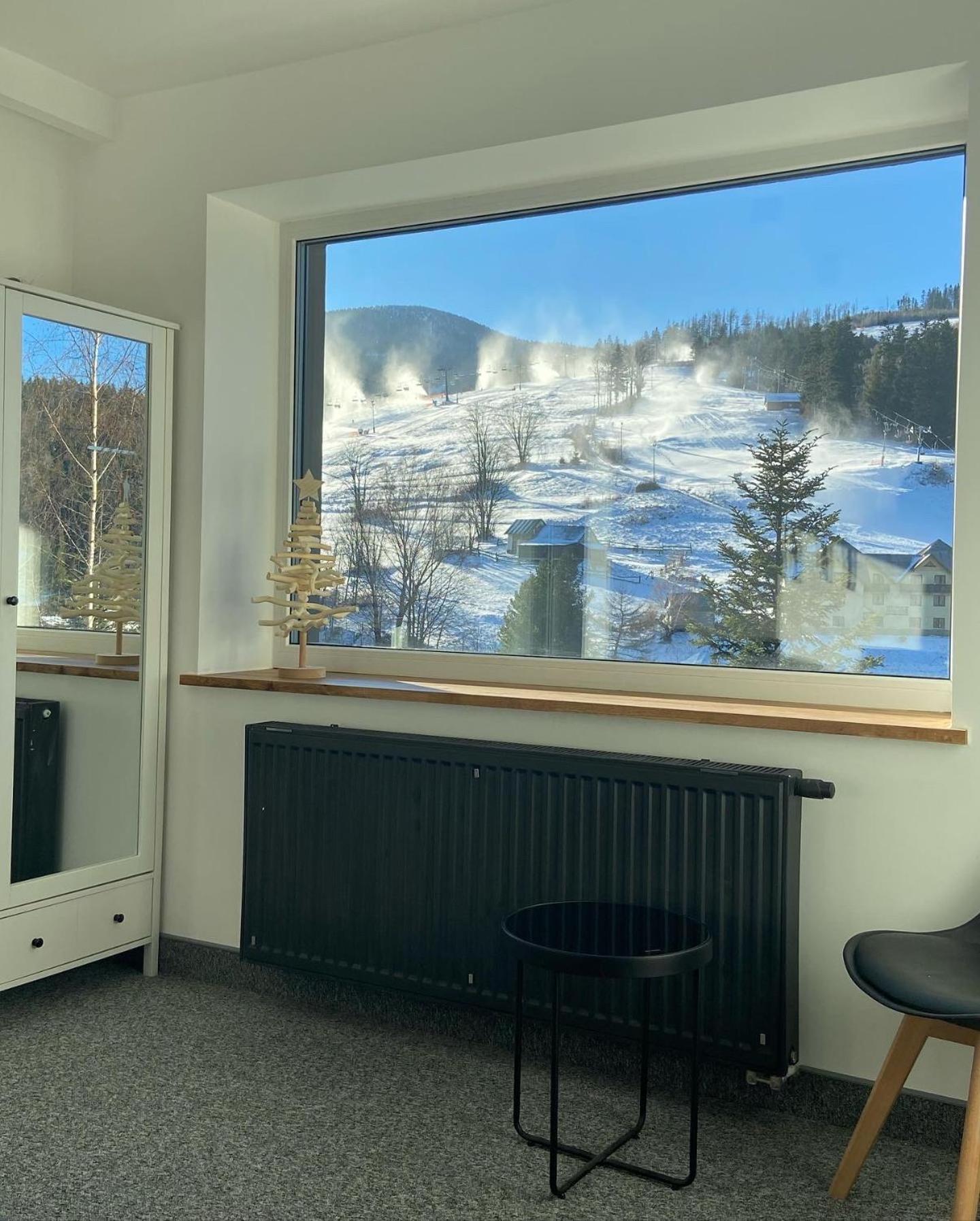 Double or Twin Room with Mountain View photo 2
