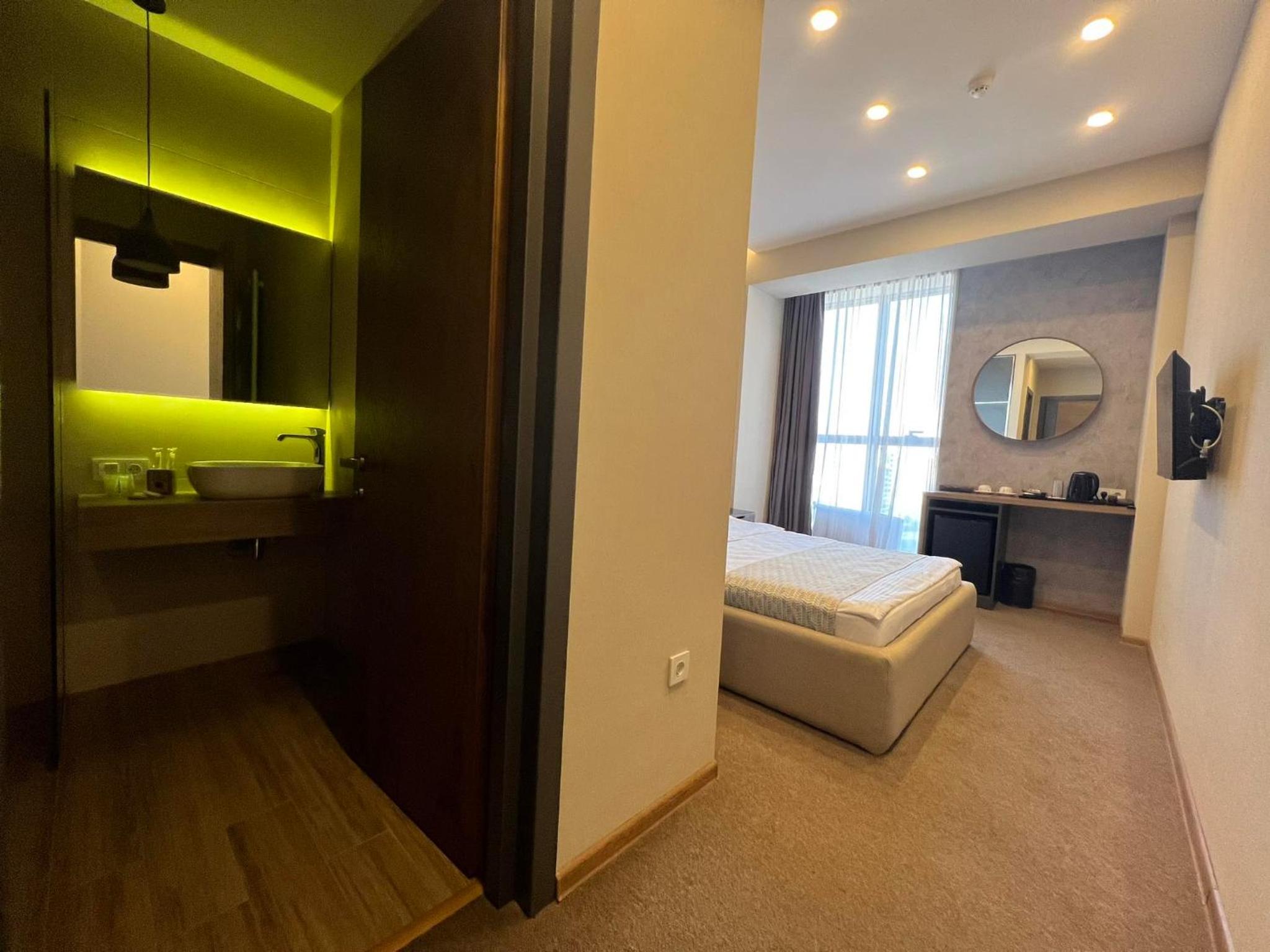 Budget Double Room - Photo 1