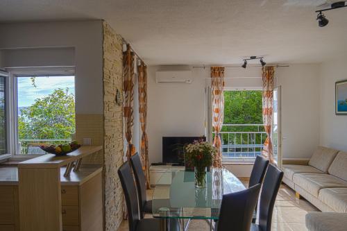 Three-Bedroom Apartment with Terrace and Sea View