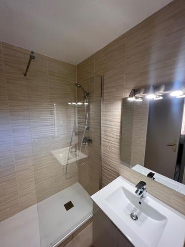One-Bedroom Apartment - Photo 17
