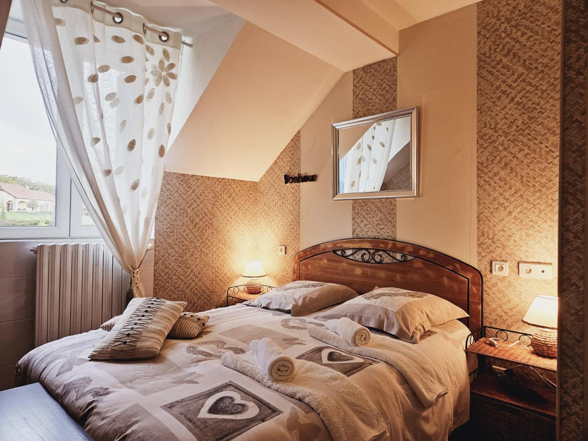 Standard Suite - Photo 2