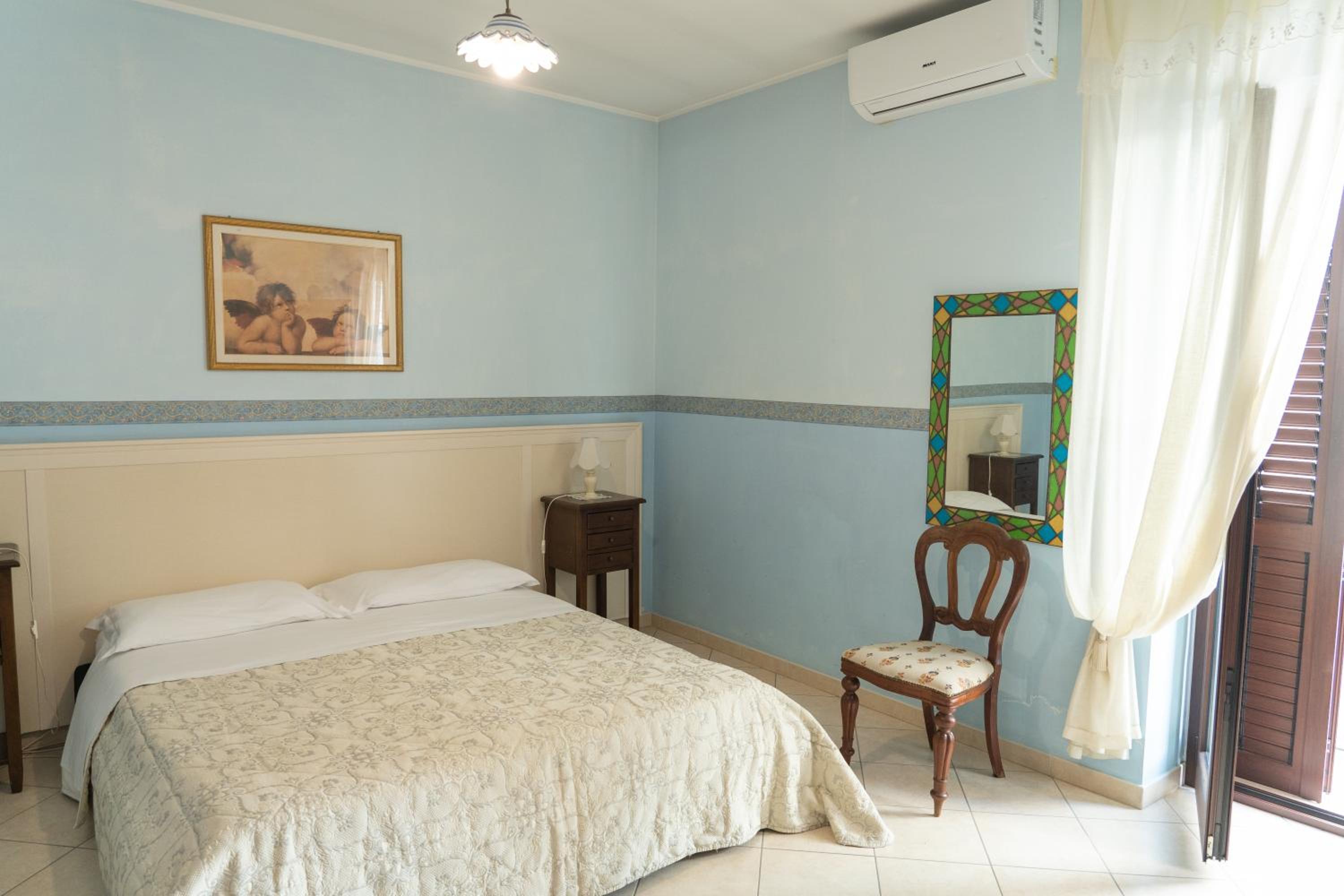 Triple Room with Private Bathroom - Photo 1