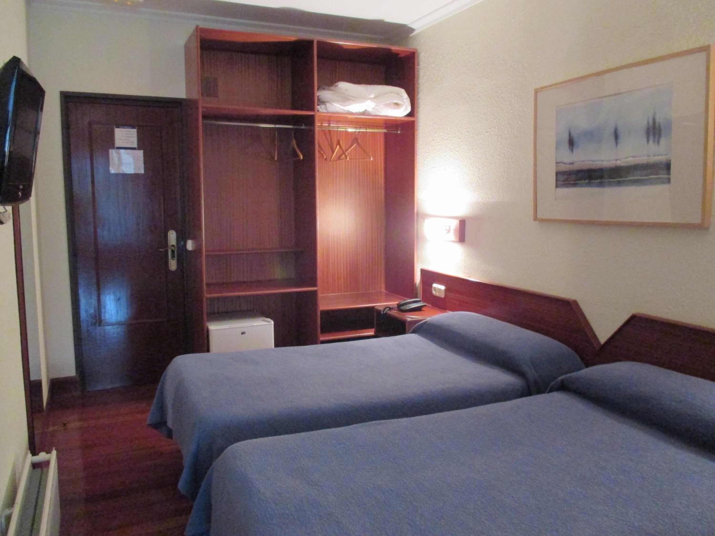 Economy Quadruple Room photo 2