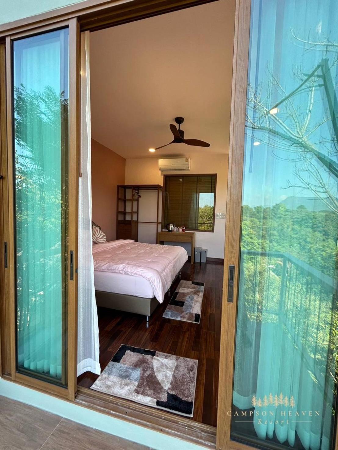 Suite with Mountain View - Photo 3