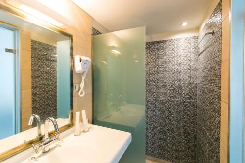 Superior Double Room - Photo 10