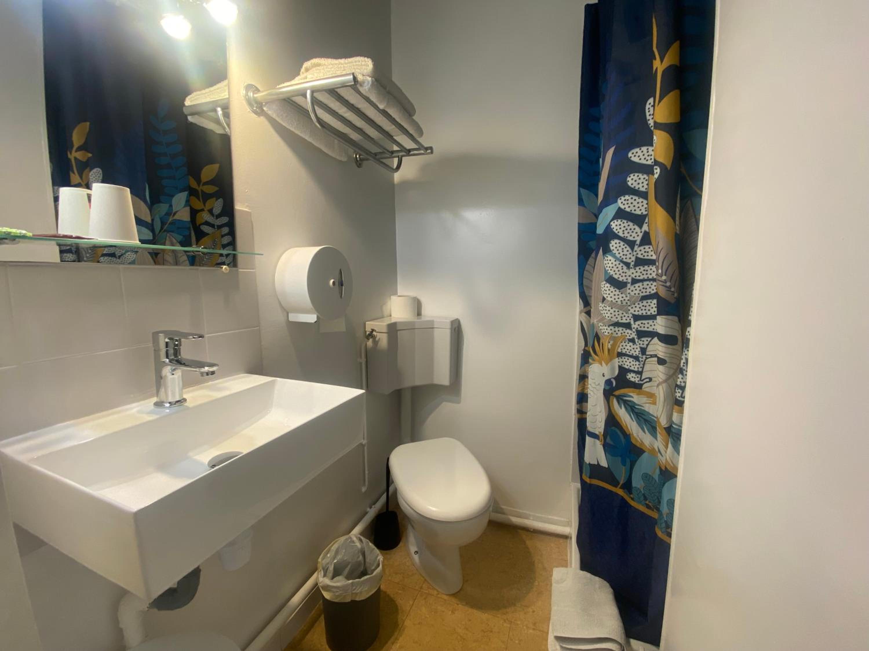 Standard Single Room with Shower photo 2