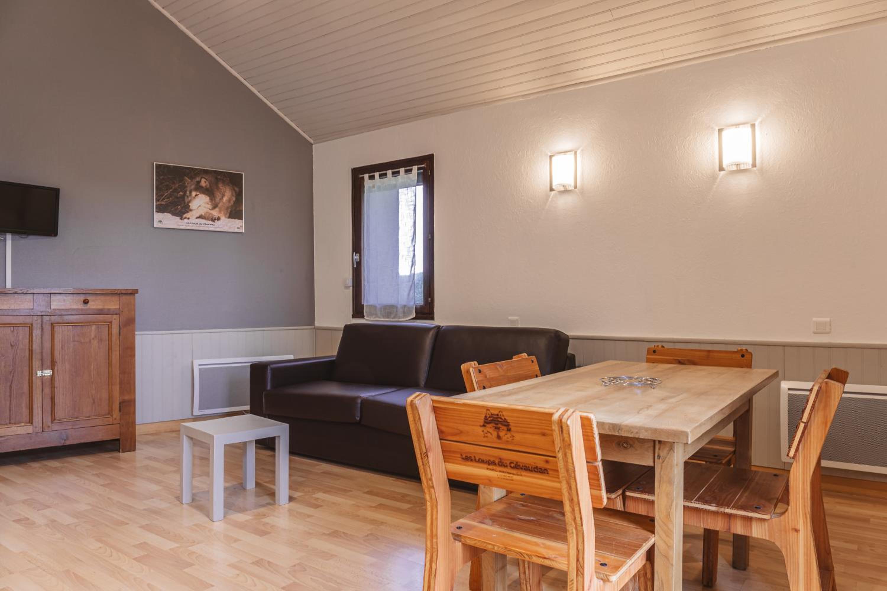 One-Bedroom House photo 1