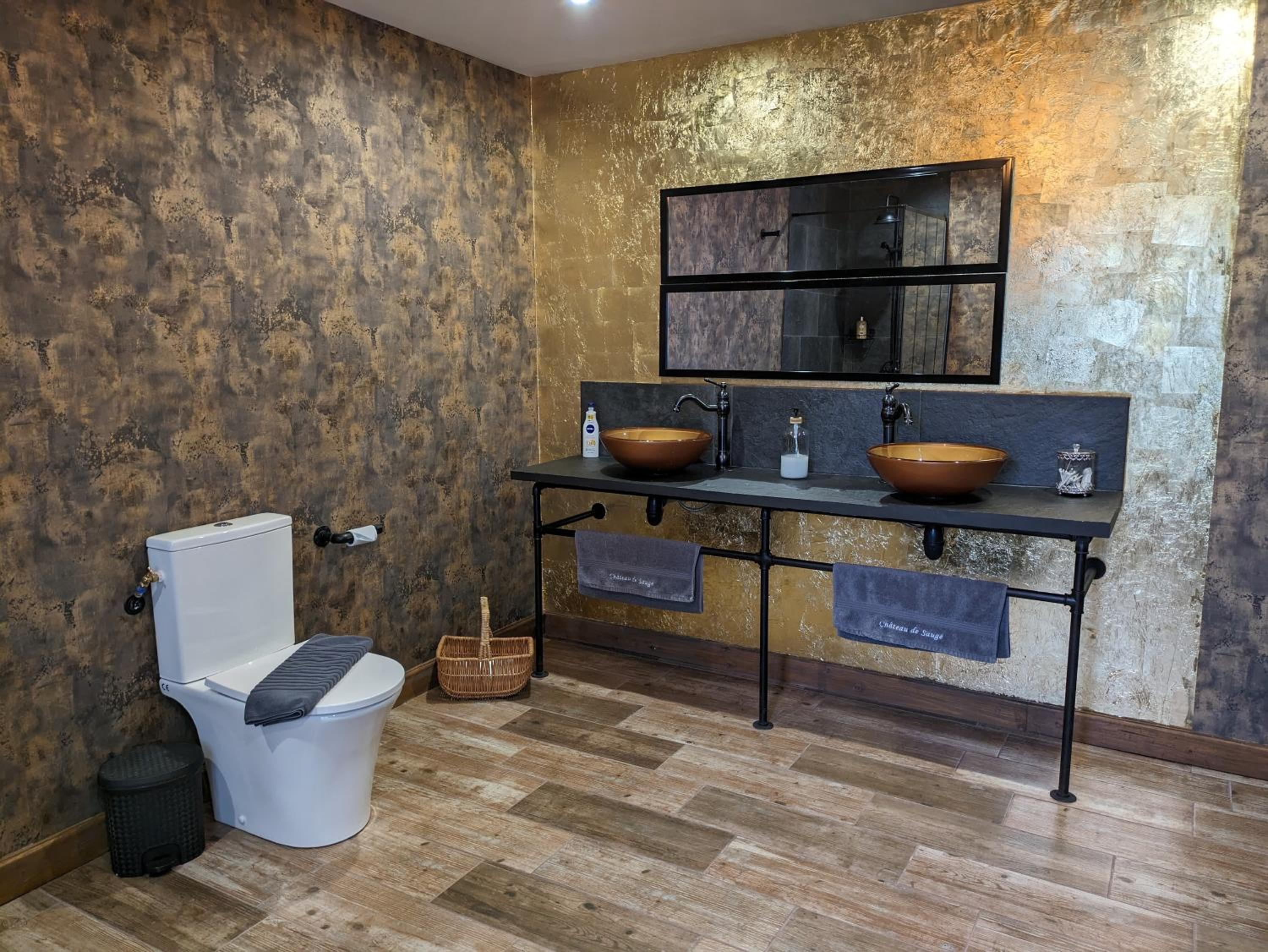 King Suite with Balcony photo 3