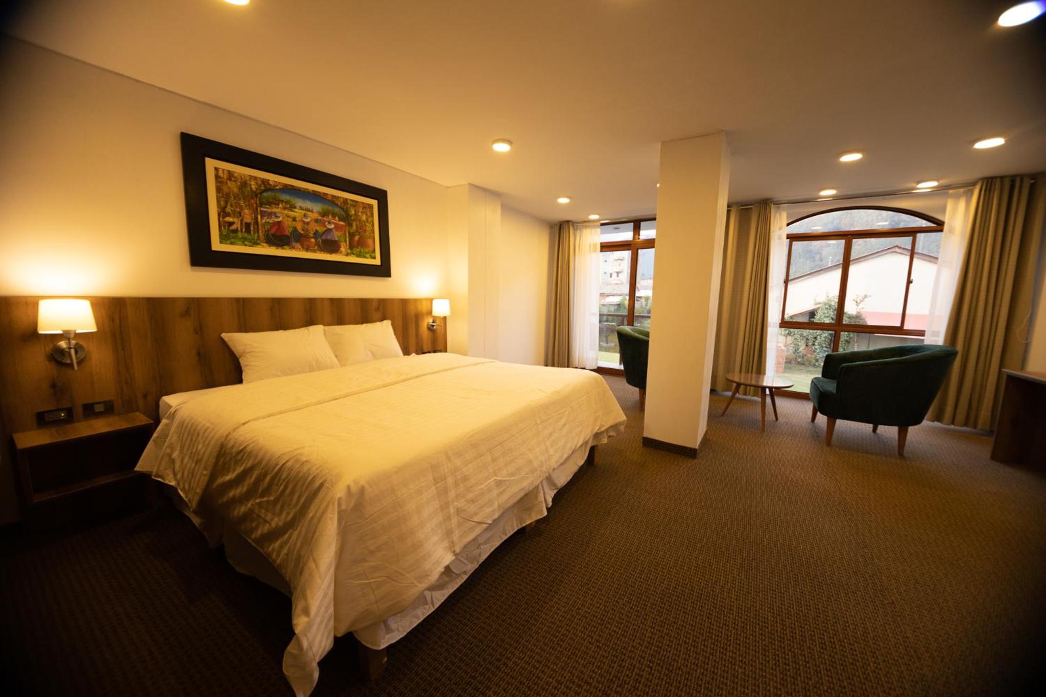 Superior King Suite photo 2