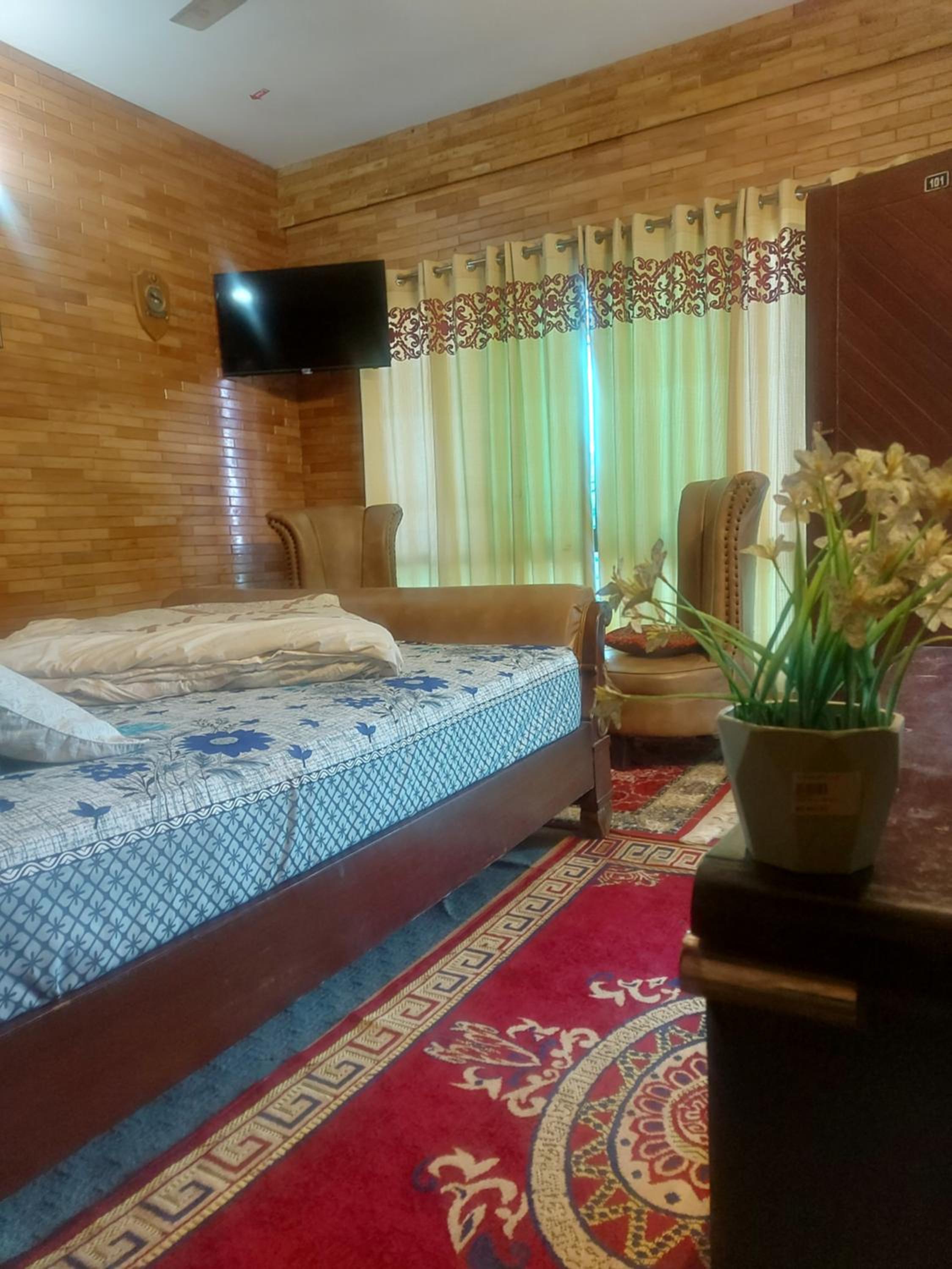 Double Room with Mountain View