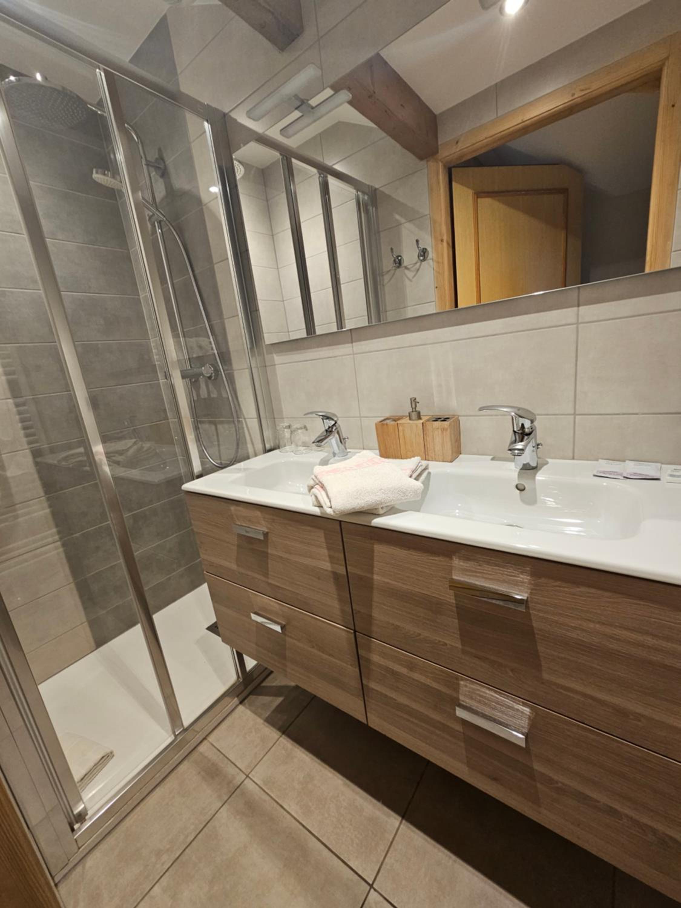 Family Room with Shower photo 3