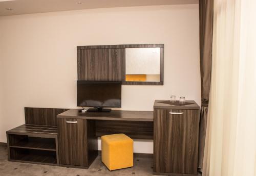 Twin Room - Photo 3