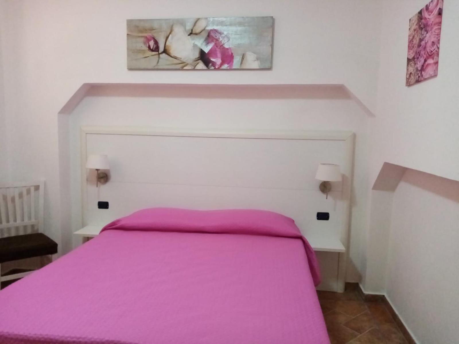Double Room with Private Bathroom photo 1