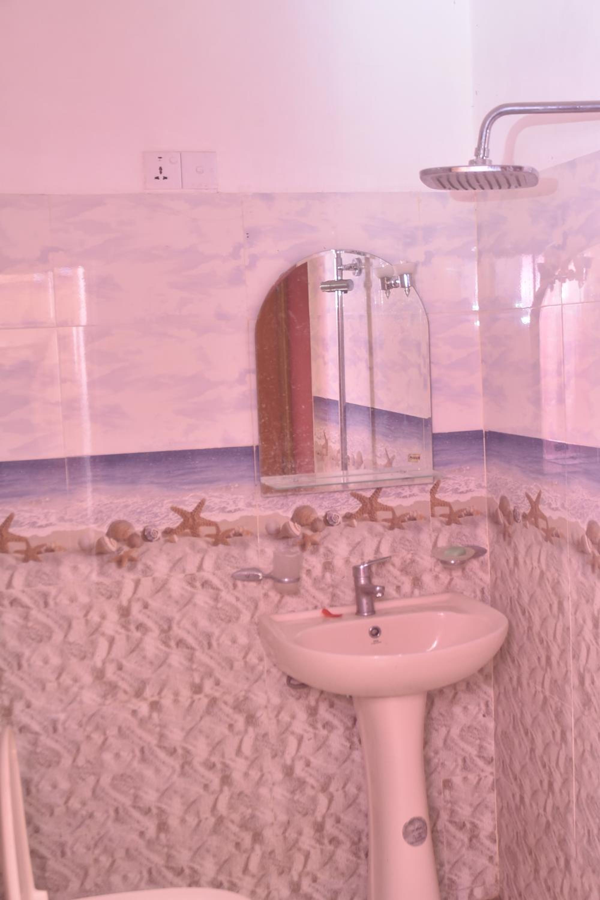 Family Room with Private Bathroom photo 2