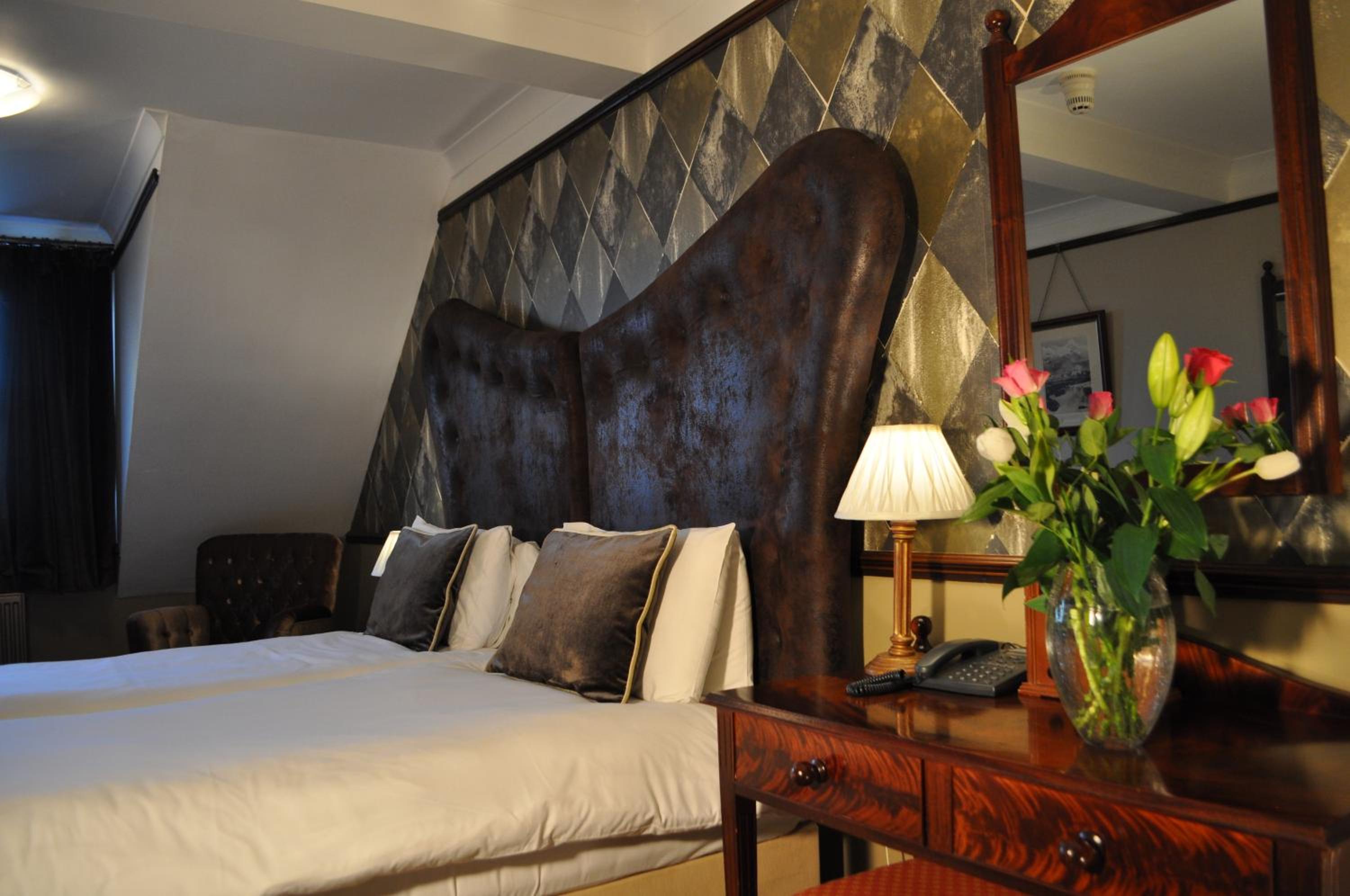 Superior Hotel Twin Room