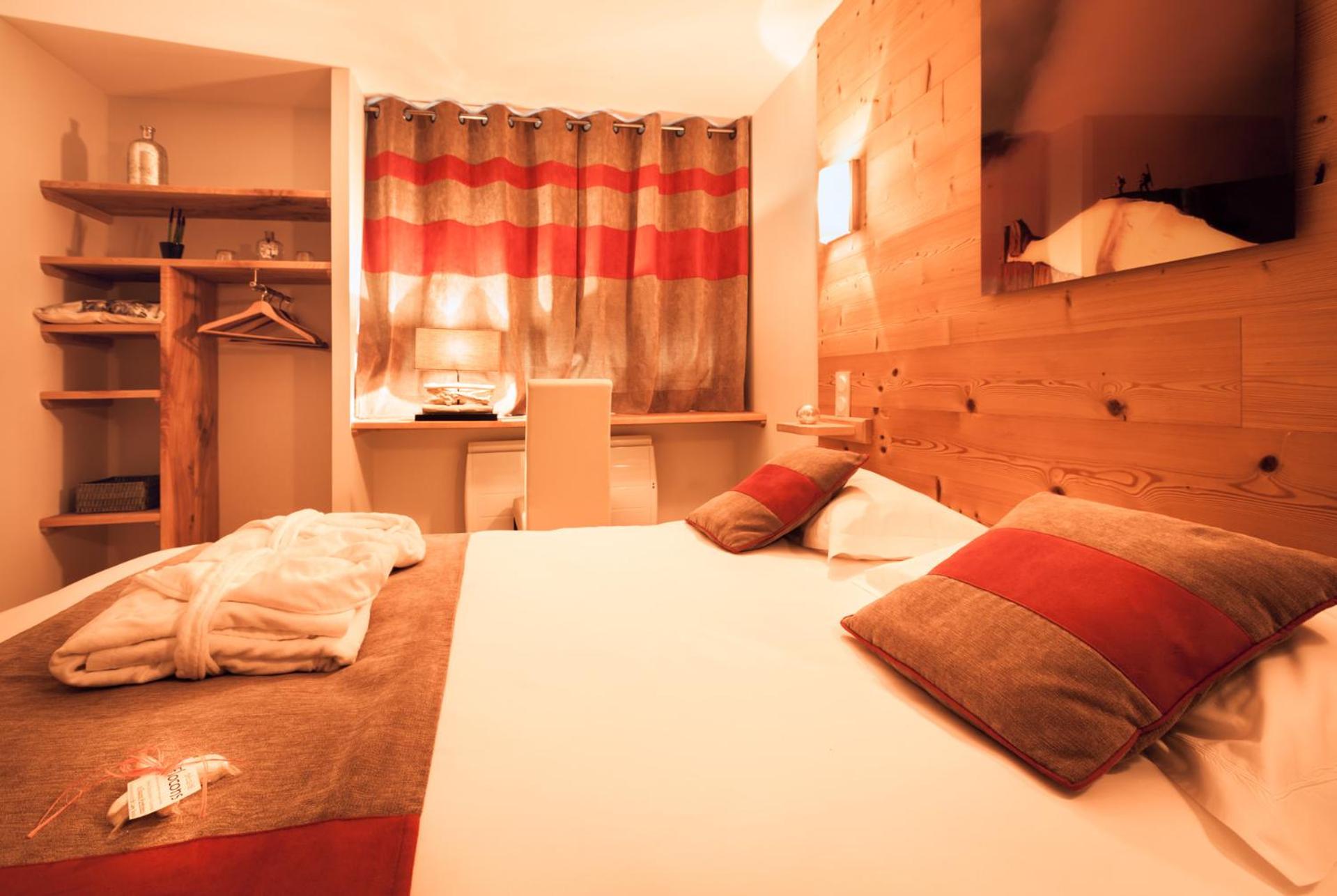 Double Room with Mountain View