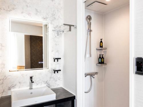 Standard Single Room with Shower