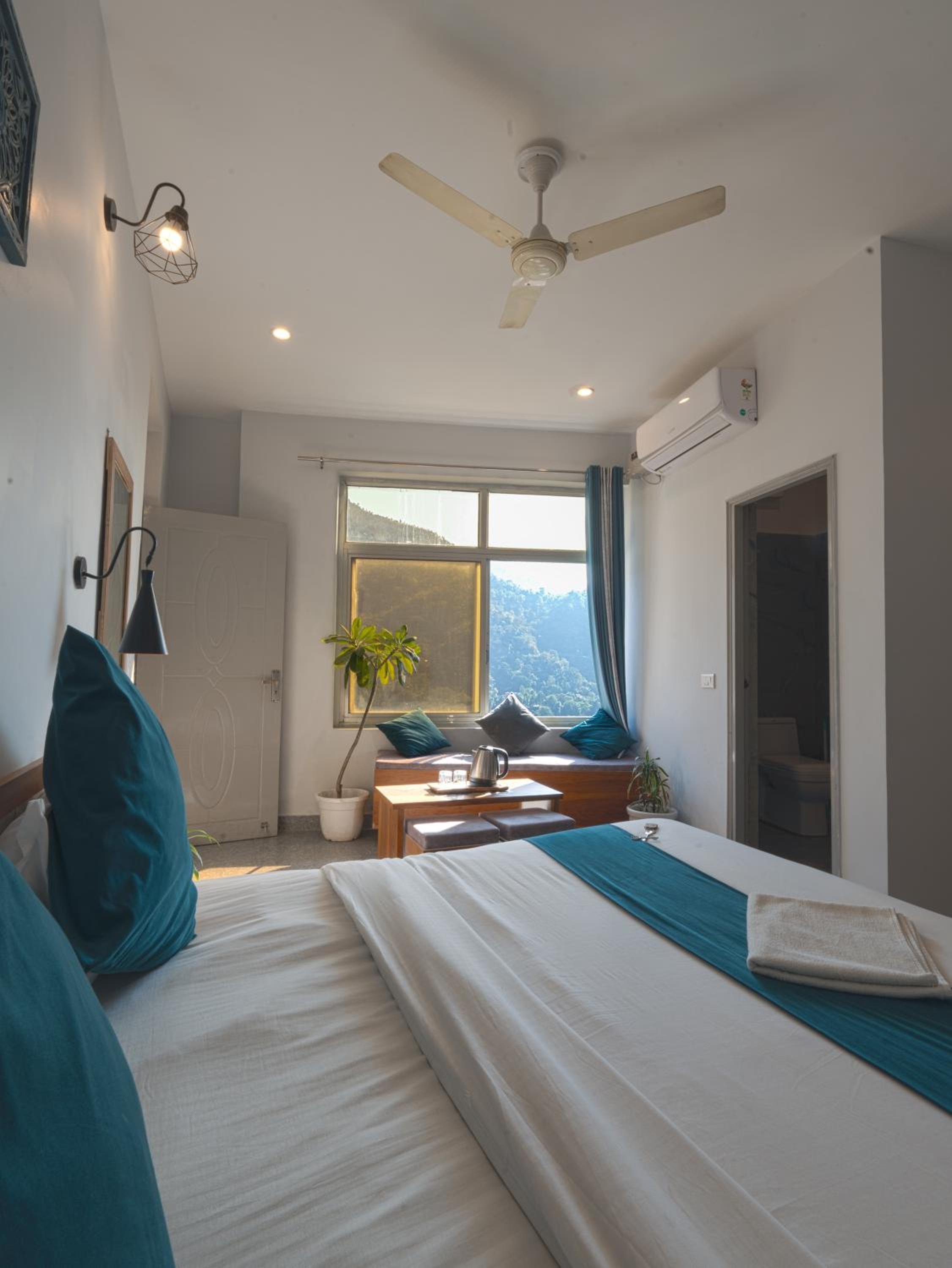 Deluxe King Room with ganges view