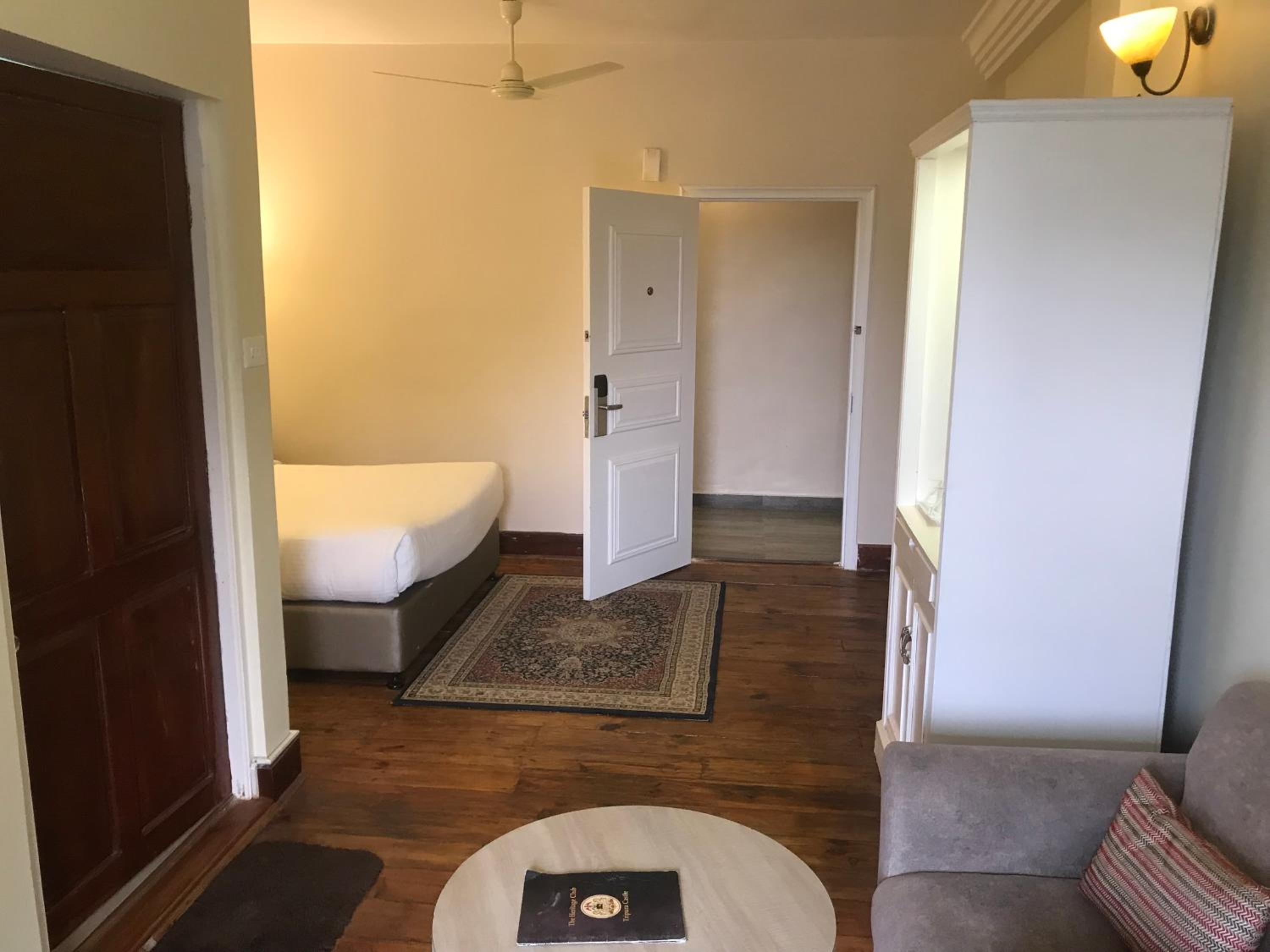 Deluxe Room - Photo 9