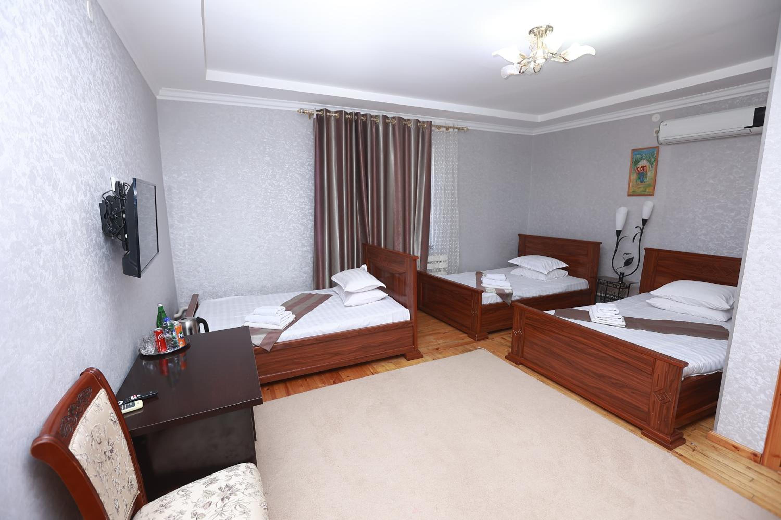 Standard Triple Room photo 2