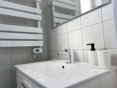Two-Bedroom Apartment - Photo 10