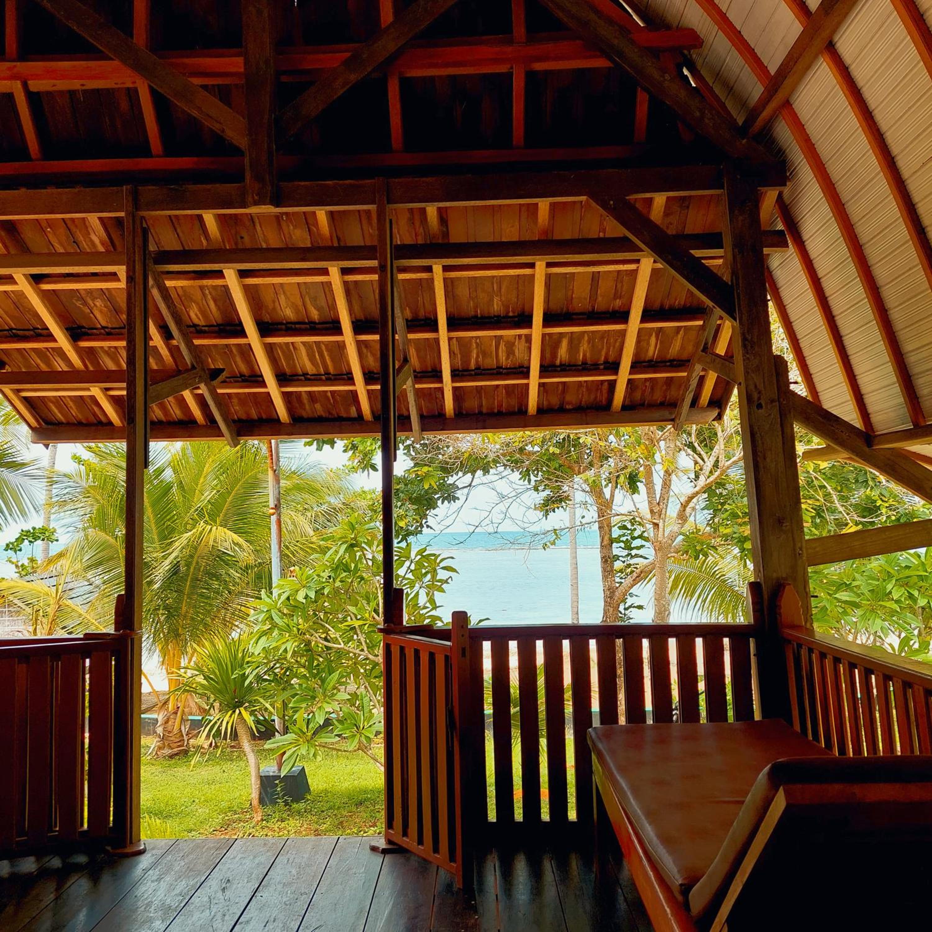 Bungalow with Sea View photo 3