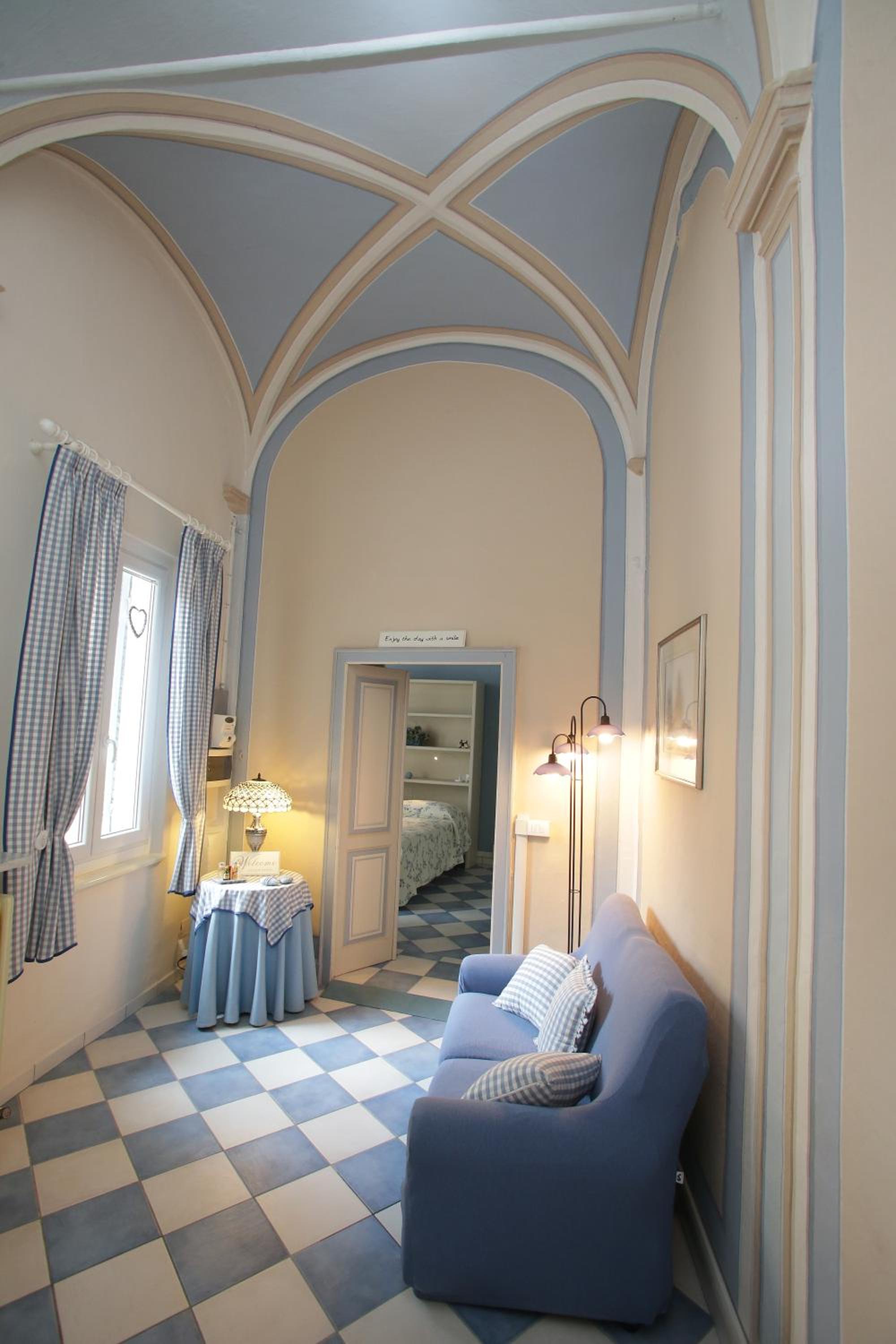 One-Bedroom Apartment with Balcony photo 2