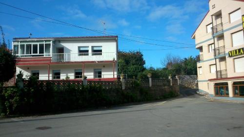 Four-Bedroom House photo 2