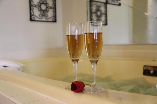 Deluxe Suite with Spa Bath photo 1