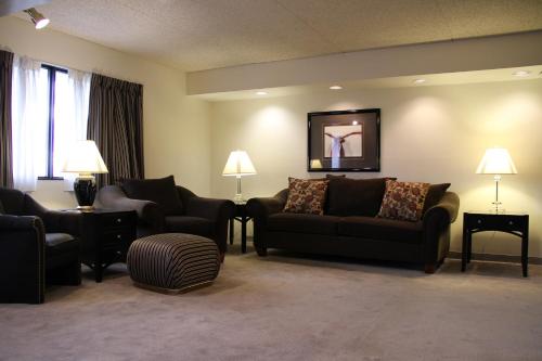 Deluxe Suite with Spa Bath photo 3