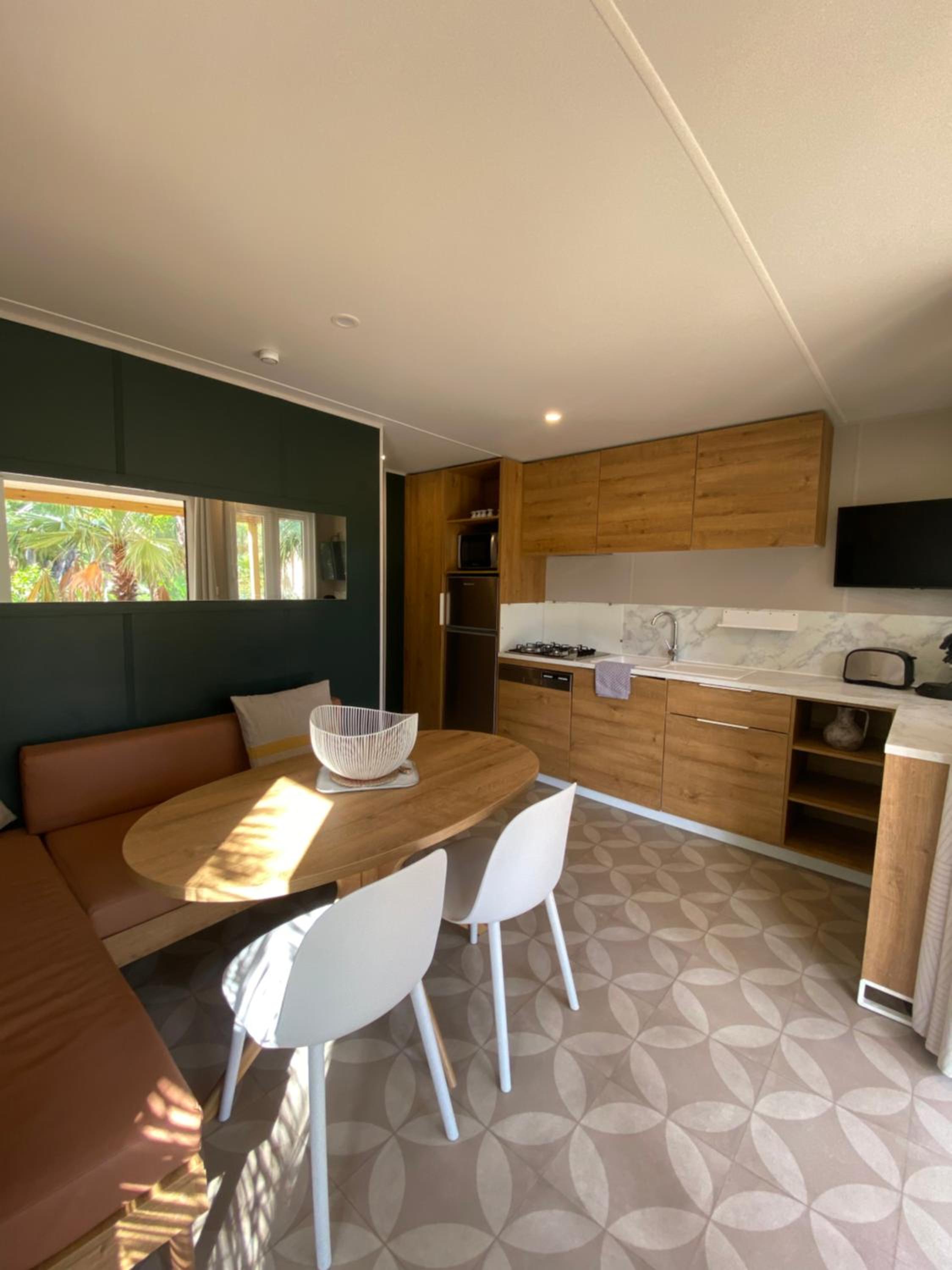 Mobile Home photo 1