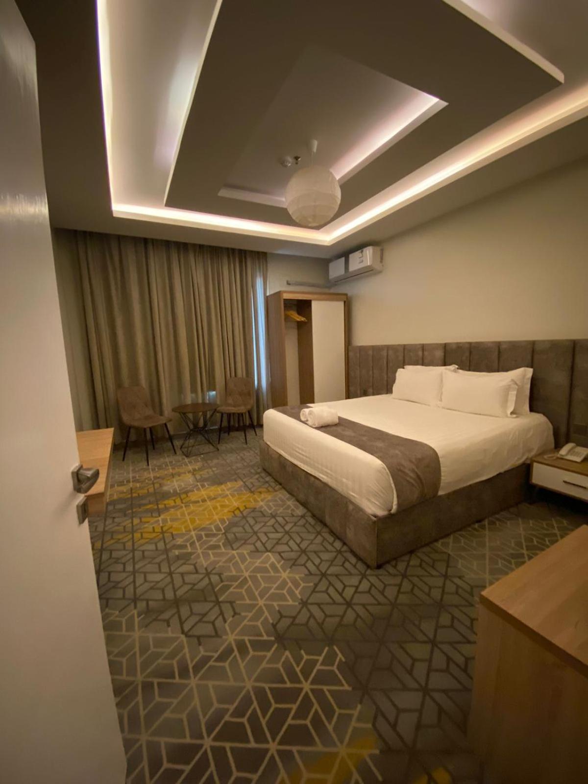 One-Bedroom Suite photo 2